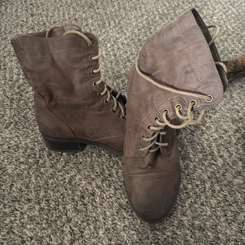 Brown lace up faux leather boots